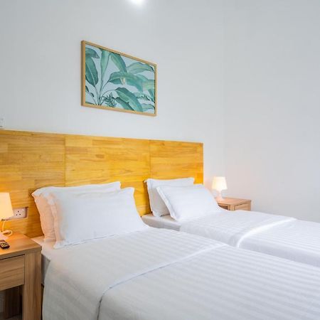 Hotel True South à Atoll Addu Extérieur photo